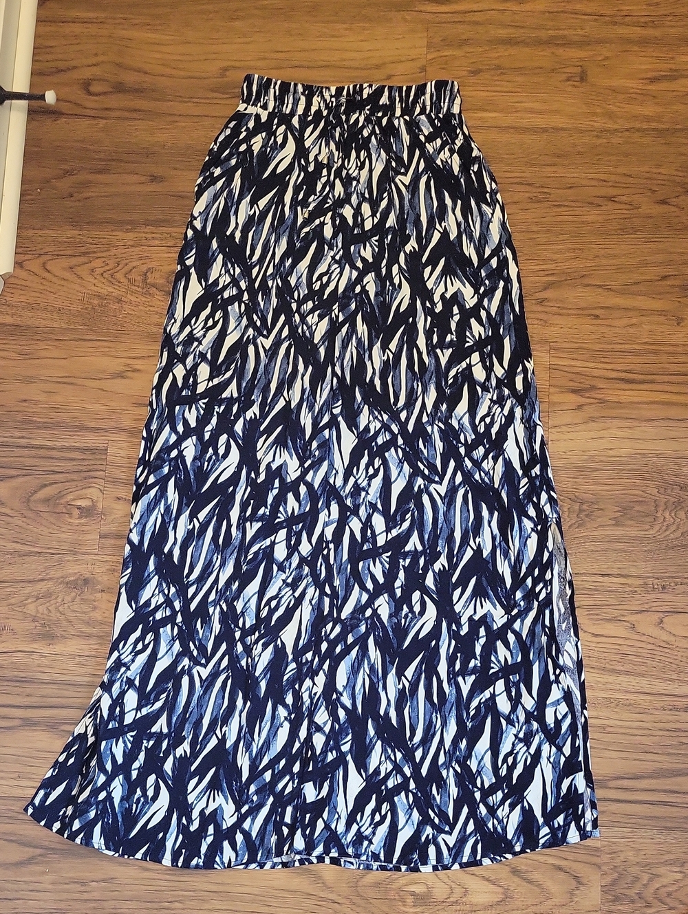 H&M Navy and White Patterned Maxi Skirt